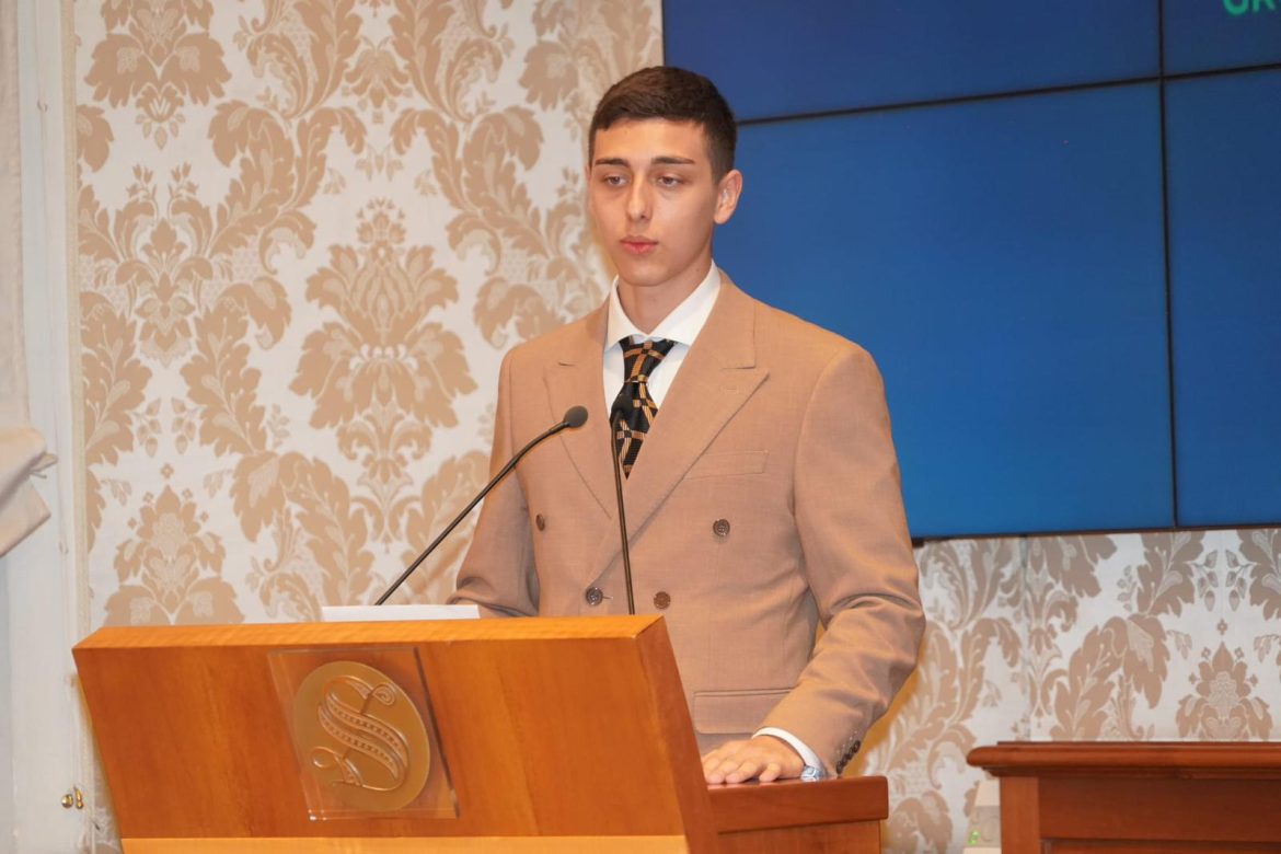 Luigi Zeno, 18 anni e già protagonista al Senato con La Linea Sottile